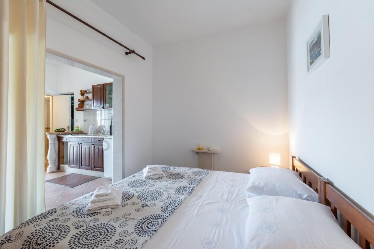 Apartments Darija Пучища Екстер'єр фото