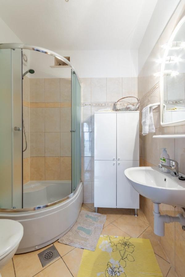 Apartments Darija Пучища Екстер'єр фото